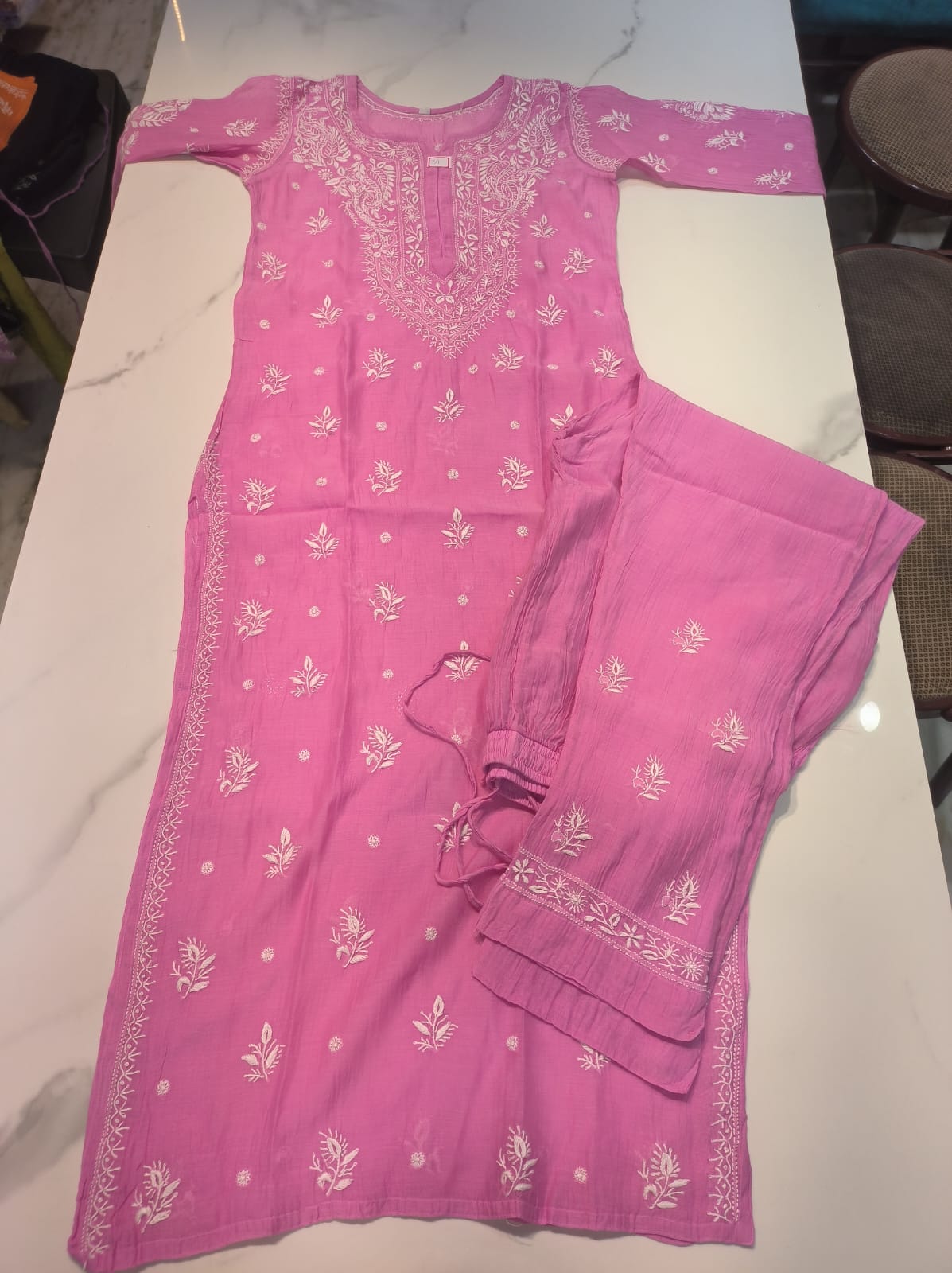 Mul Chanderi Kurti with Pants - Image 4